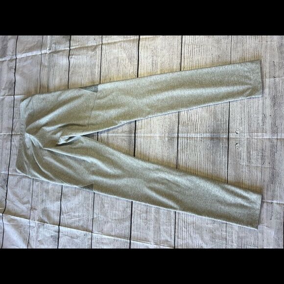 Outdoor Voices Color Block 7/8 Leggings Grey size medium - Picture 5 of 9